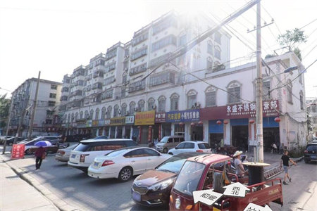 城西古城小区3室2厅1卫118m2简单装修